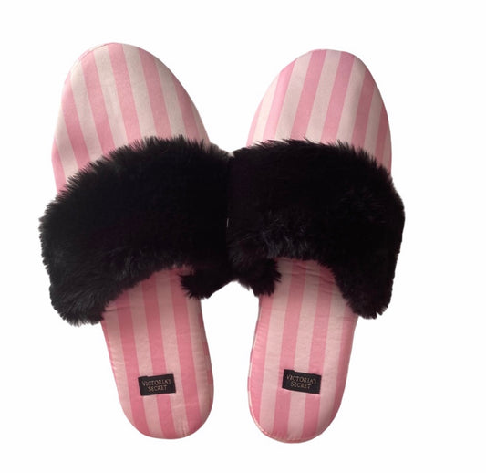 Pink slippers size 7/8 with bag